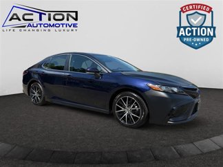 Used 2022 Toyota Camry SE image 1