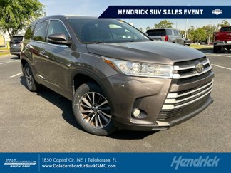 Used 2017 Toyota Highlander XLE image 1