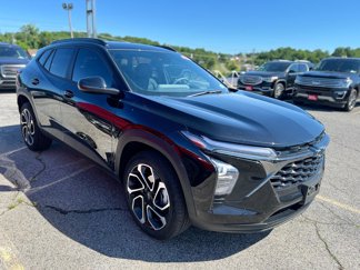 Used 2025 Chevrolet Trax RS image 1