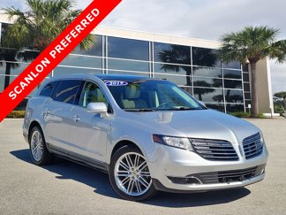 Used 2019 Lincoln MKT AWD image 1
