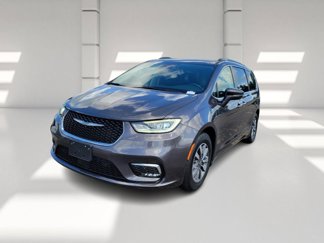 Used 2021 Chrysler Pacifica Touring-L image 1