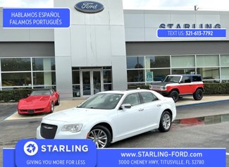 Used 2017 Chrysler 300 C image 1