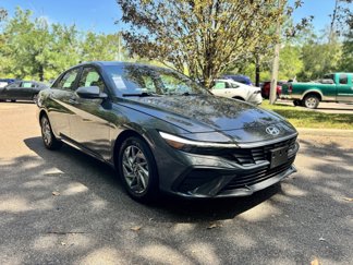 Used 2024 Hyundai Elantra SEL image 1