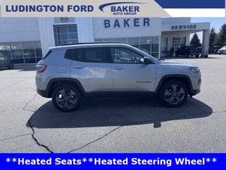 Used 2022 Jeep Compass Latitude image 1
