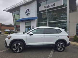 New 2025 Volkswagen Taos SE image 1