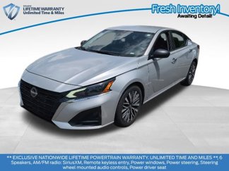 Used 2024 Nissan Altima 2.5 SV image 1
