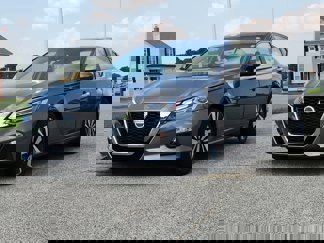 Used 2022 Nissan Altima 2.5 SV image 1