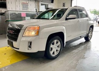 Used 2015 GMC Terrain SLE image 1