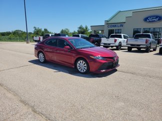 Used 2019 Toyota Camry LE image 1