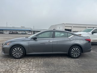 Used 2024 Nissan Altima 2.5 SV image 1