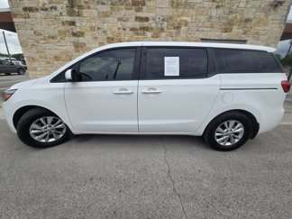 Used 2017 Kia Sedona L image 1