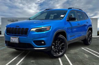 Certified 2023 Jeep Cherokee Altitude Lux image 1