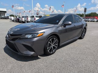 Used 2020 Toyota Camry SE image 1