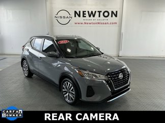 Used 2022 Nissan Kicks SV image 1