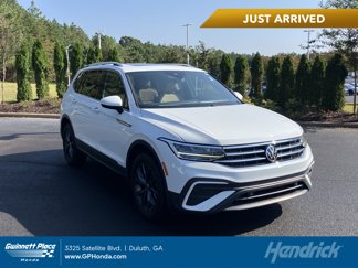 Used 2022 Volkswagen Tiguan SE image 1