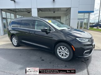 Used 2022 Chrysler Pacifica Touring-L image 1