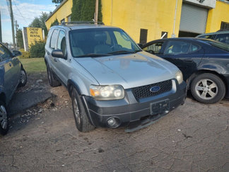 Used 2005 Ford Escape XLT image 1