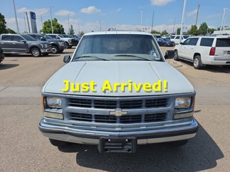 Used 1999 Chevrolet Suburban 2500 w/ Convenience Group image 1