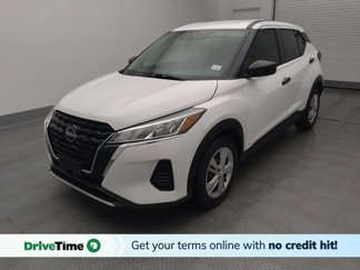 Used 2022 Nissan Kicks S image 1