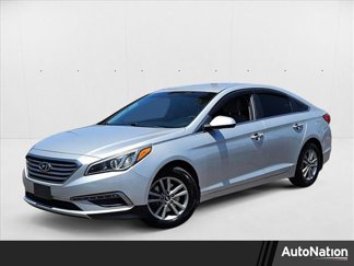 Used 2015 Hyundai Sonata SE image 1
