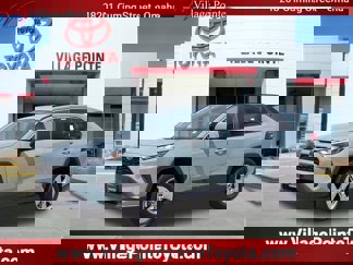 Used 2023 Toyota RAV4 XLE image 1