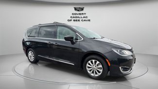 Used 2017 Chrysler Pacifica Touring-L image 1