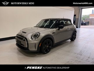 Certified 2024 MINI Cooper SE image 1