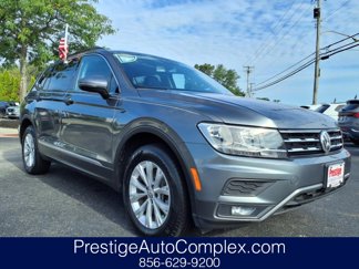 Used 2018 Volkswagen Tiguan SE w/ Panoramic Sunroof Package image 1