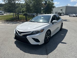 Used 2020 Toyota Camry SE image 1