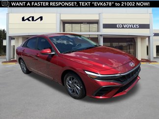 Used 2024 Hyundai Elantra SEL image 1