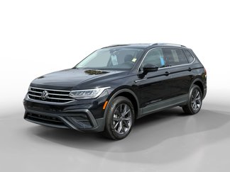 Used 2023 Volkswagen Tiguan SE image 1