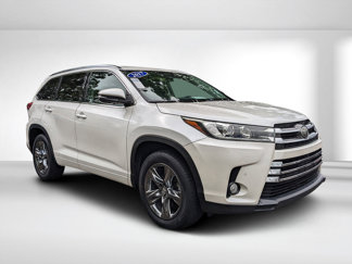 Used 2017 Toyota Highlander Limited Platinum image 1