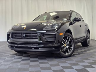 New 2025 Porsche Macan image 1