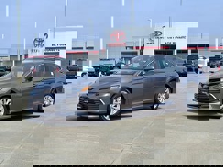 Used 2022 Toyota Camry LE image 1