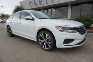 Used 2022 Volkswagen Passat 2.0T SE image 1