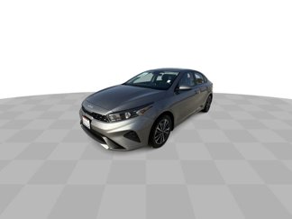 Used 2023 Kia Forte LXS image 1