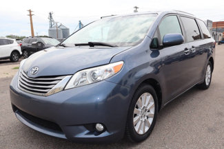 Used 2016 Toyota Sienna XLE Premium image 1