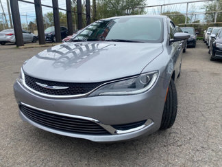 Used 2015 Chrysler 200 Limited image 1