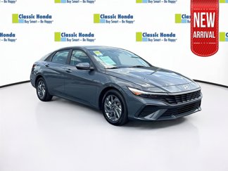 Used 2024 Hyundai Elantra SEL image 1