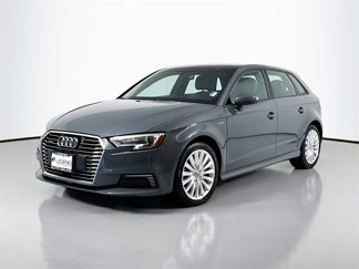 Used 2017 Audi A3 e-tron Premium image 1