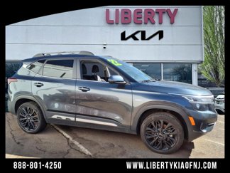 Certified 2022 Kia Seltos Nightfall Edition image 1