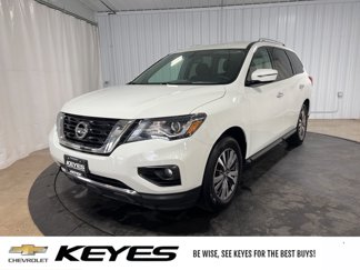 Used 2019 Nissan Pathfinder SV image 1