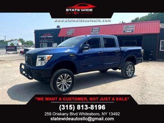 Used 2017 Nissan Titan SL image 1