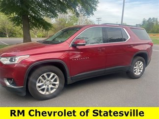 Used 2019 Chevrolet Traverse LT image 1