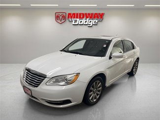 Used 2013 Chrysler 200 Touring image 1