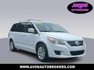 Used 2014 Volkswagen Routan SE image 1