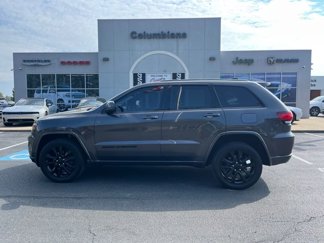 Used 2020 Jeep Grand Cherokee Altitude image 1