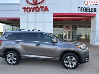 Used 2017 Toyota Highlander Limited image 1