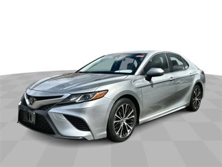 Used 2018 Toyota Camry SE image 1
