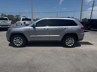 Used 2021 Jeep Grand Cherokee Laredo X image 1